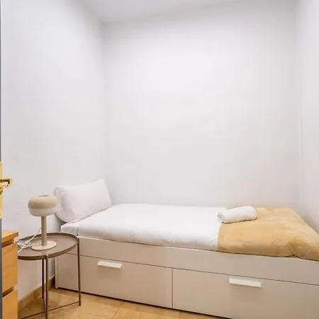 Private Terrace Attico 3bd In Gran De Gracia Barcelona